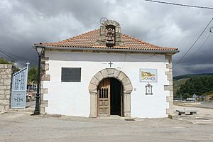 Archivo:Ermita de Nuestra Señora de la Soledad, Somosierra 01