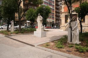 Archivo:Estatua José María Gabriel y Galán