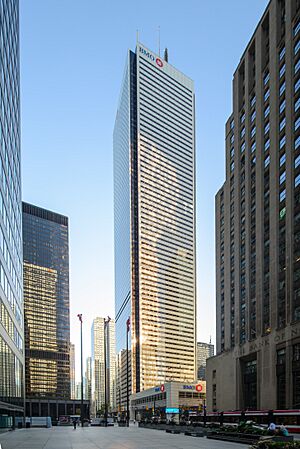 Archivo:First Canadian Place August 2017 01