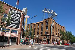 Archivo:Flagstaff AZ - downtown hotel