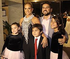 Archivo:Gabriela Pazmiño con su familia
