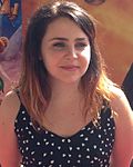 Archivo:Mae Whitman March 22, 2014 (cropped)