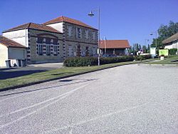 Mairie et école de Barinque.jpg