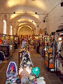 Archivo:Manzana de las Luces interior del mercado de artesanos