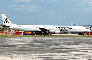 Archivo:McDonnell Douglas DC-8-71(F), Mexicana Cargo (Southern Air Transport) AN0264407