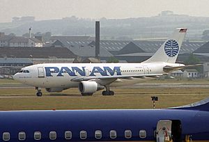 Archivo:N805PA-A310-PanAm-PIK-July89