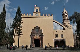 Parroquia de San Bernardino de Siena en Xochimilco.jpg