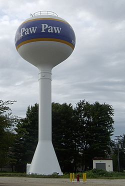 Paw Paw IL water tower.jpg