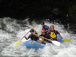 Archivo:Rafting PescadosRiverClassIV VeracruzMexico