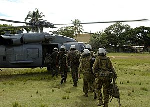 Archivo:SH 60F Sea Hawk helicopter in the Solomon Islands