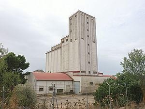 Archivo:Silo de Villar de Chinchilla 02