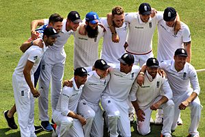 Archivo:The England Cricket Team Ashes 2015