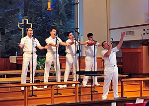 Archivo:US Navy 091003-N-6914S-040 Members of the U.S. Navy Band Sea Chanters chorus perform at St. Marks Lutheran Church in Springfield, VA