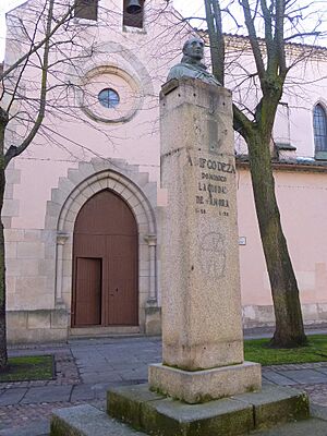 Archivo:Zamora - Convento de Santa Marina (Clarisas) y Monumento a Fray Diego de Deza