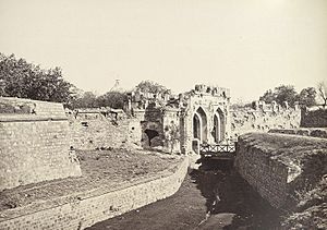 Archivo:1857 cashmeri gate delhi