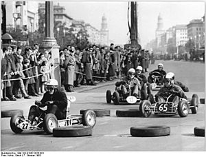 Archivo:Bundesarchiv Bild 183-B1007-0016-001, 5. Berliner K-Wagen-Rennen
