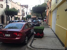 Archivo:Calle de Bahía de Montejo, colonia Verónica Anzures, Ciudad de México, 2016
