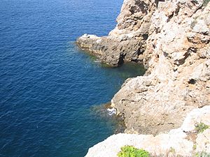 Archivo:Calvià cliff