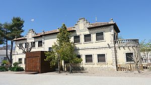 Archivo:Centro Cultural Luis de Requesens, Villarejo de Salvanés