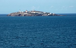 Archivo:Chafarinas desde cabo de Agua (2)