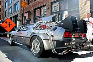 Archivo:Delorean DMC-12 Time Machine in San Francisco