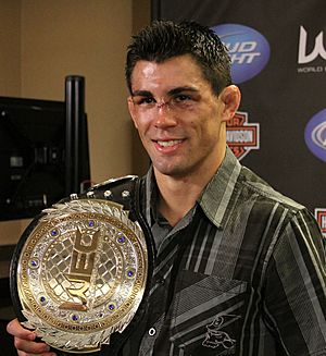 Archivo:Dominick-cruz