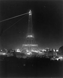Archivo:Eiffel Tower at night cph 3b24446