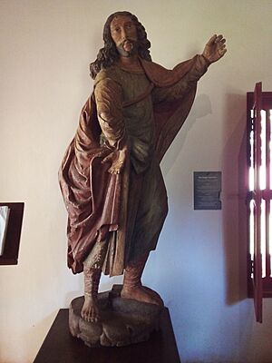 Archivo:Estatua de Santiago Apóstol (comienzos del siglo XVIII), en el Museo de Tesoros Jesuíticos