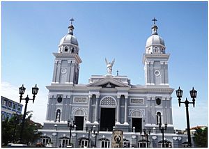 Archivo:Fachada de Catedral de Santiago de Cuba