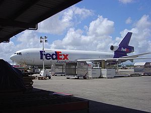 Archivo:FedEx DC10