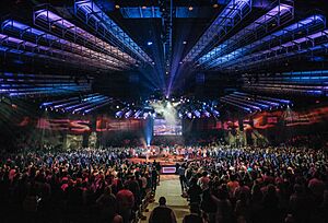 Archivo:Hollywood Road Amarillo Worship Center