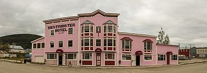 Hotel Westmister, Dawson City, Yukón, Canadá, 2017-08-27, DD 46-48 PAN