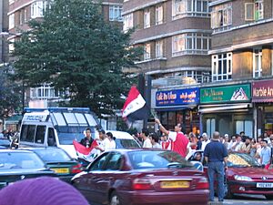 Archivo:Iraq national football team wins Asia Cup (Edgeware Road) 3