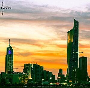 Archivo:Kuwait Alhamra Tower (37472150)