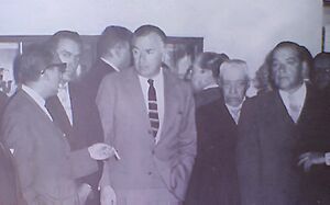 Archivo:LUIS-ALBERTO-COSTALES-JUNTO-AL-EX-PRESINDETE-DEL-ECUADOR-GALO-PLAZA-Y-BENJAMIN-CARRION