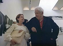 Archivo:Maria Lluïsa Borràs y Alexander Calder