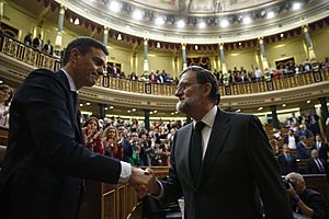 Archivo:Mariano Rajoy felicita al nuevo presidente del Gobierno Pedro Sánchez (2018-06-01)
