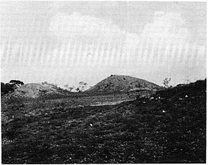 Archivo:Mounds A and B at Santa Rosa