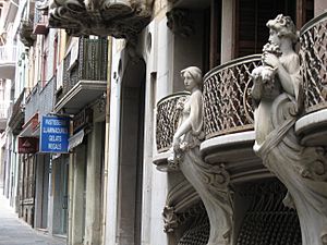 Archivo:Olot Casa Solà Morales