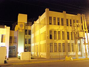 Archivo:Palacio Municipal (Puerto Madryn)
