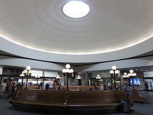 Archivo:Providence Station interior 2015