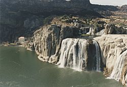 Archivo:Shoshone Falls July 1989 c