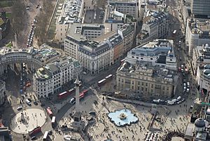 Trafalgar Square - panoramio (1).jpg