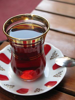 Archivo:Turkish tea2