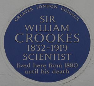 Archivo:William Crookes 7 Kensington Park Gardens blue plaque