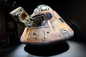 Archivo:Apollo 14 Command Module (5507555344)