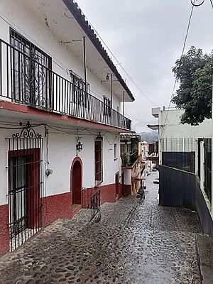 Archivo:Callejón del Cañón Amez y Arguellez