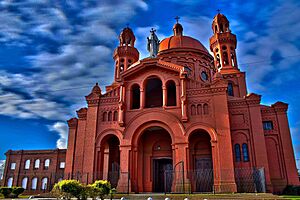 Cerrito de la victoria. Iglesia Parroquial del santuario nacional del corazon de Jesus HDR.JPG