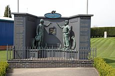 Archivo:Donington GPC Monument