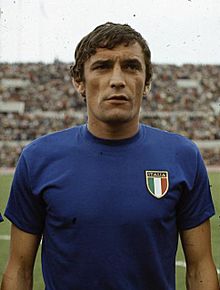 Archivo:Gigi Riva, Italia, 1968 (cropped)